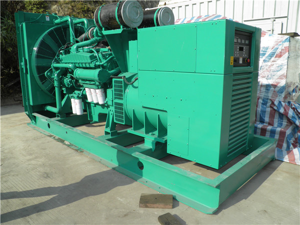 玛纳斯出租发电机 发电机组厂家：柴油发电机组的控制屏的作用是什么？