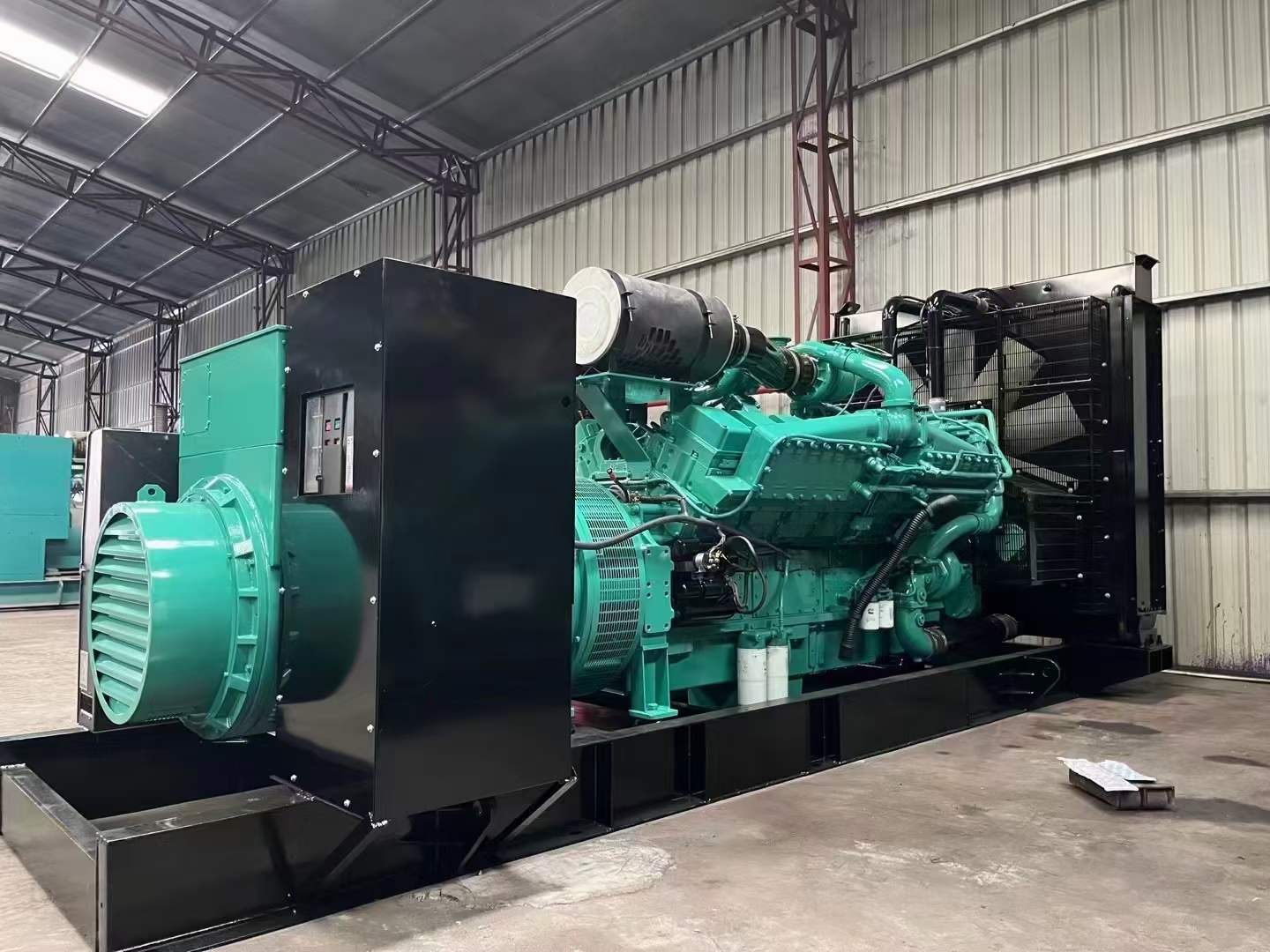 玛纳斯如何降低 800kW 柴油发电机输出电流的波动？