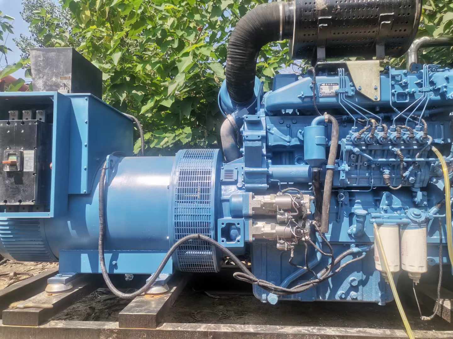 玛纳斯详细说明降低 800kW 柴油发电机输出电流波动的方法