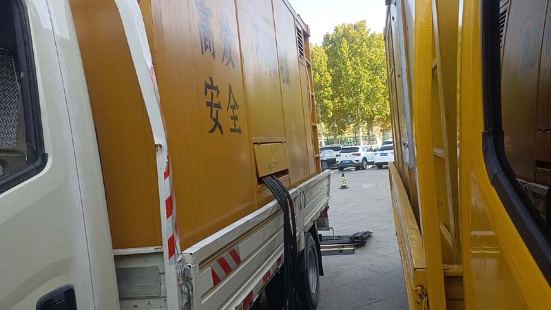 玛纳斯如何判断柴油发电机组和UPS电源的切换时间是否符合要求？